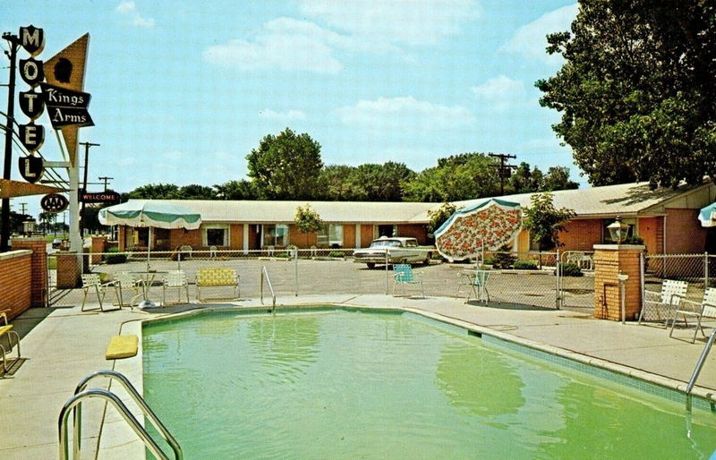 Kings Arms Motel (Budget Inn) - Vintage Postcard (newer photo)
